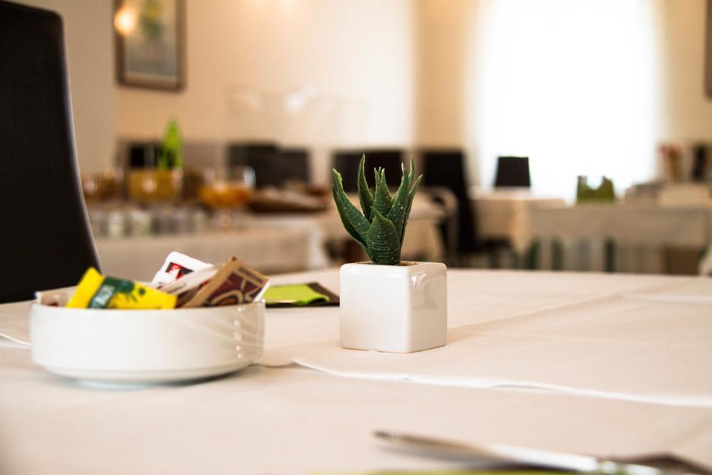 Hotel Arianna Iseo Dış mekan fotoğraf