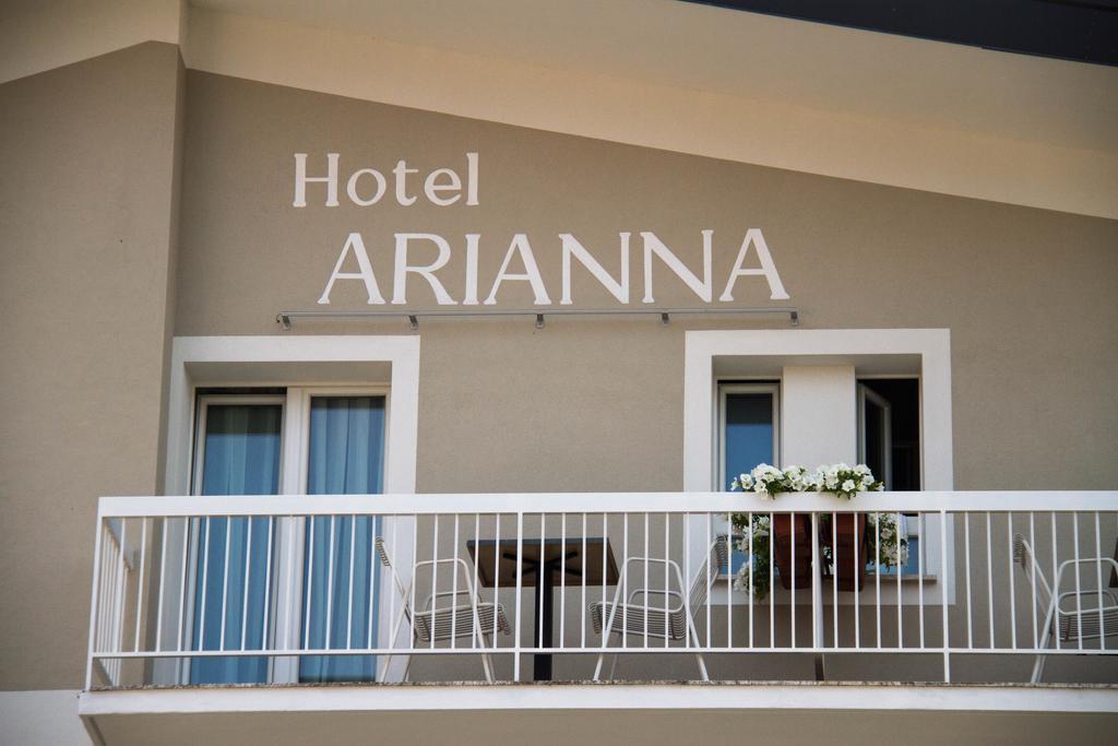 Hotel Arianna Iseo Dış mekan fotoğraf